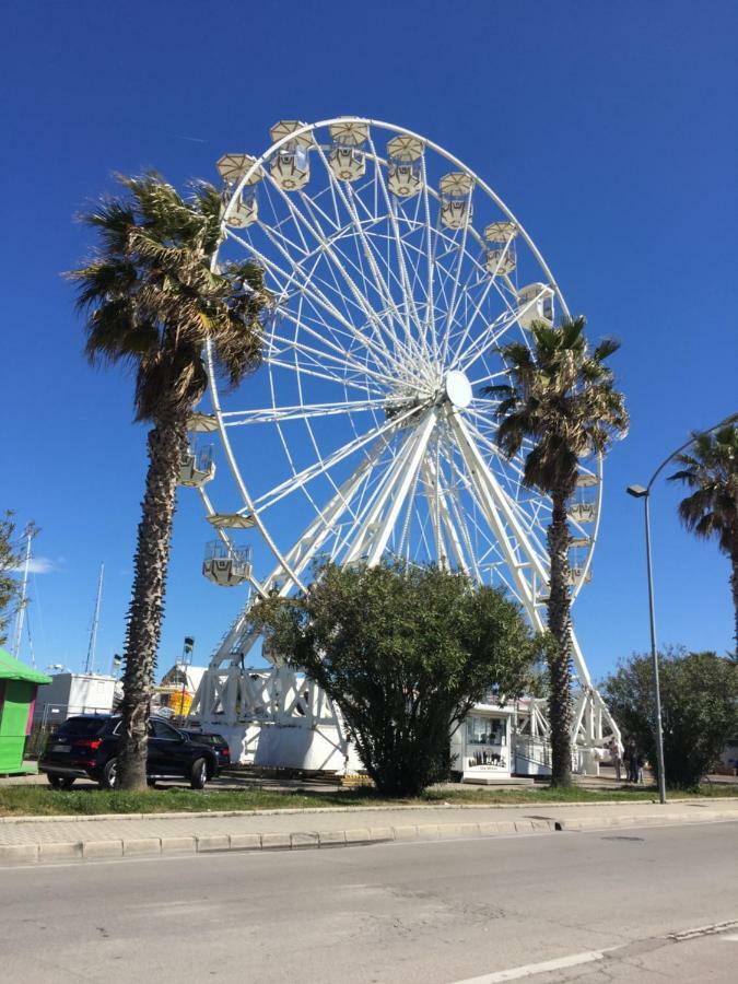Апартаменти App Sul Lungomare Сан-Бенедетто-дель-Тронто Екстер'єр фото